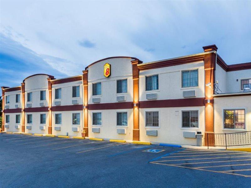 Super 8 By Wyndham Douglas Esterno foto