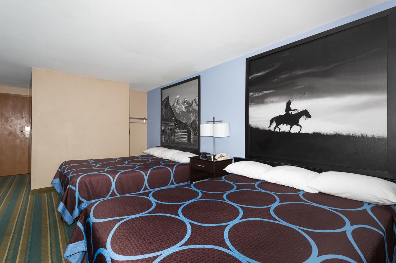 Super 8 By Wyndham Douglas Esterno foto