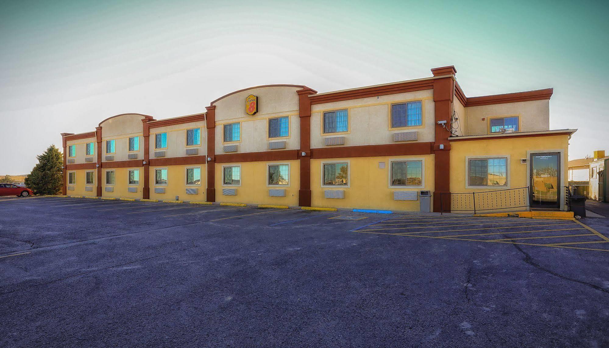 Super 8 By Wyndham Douglas Esterno foto