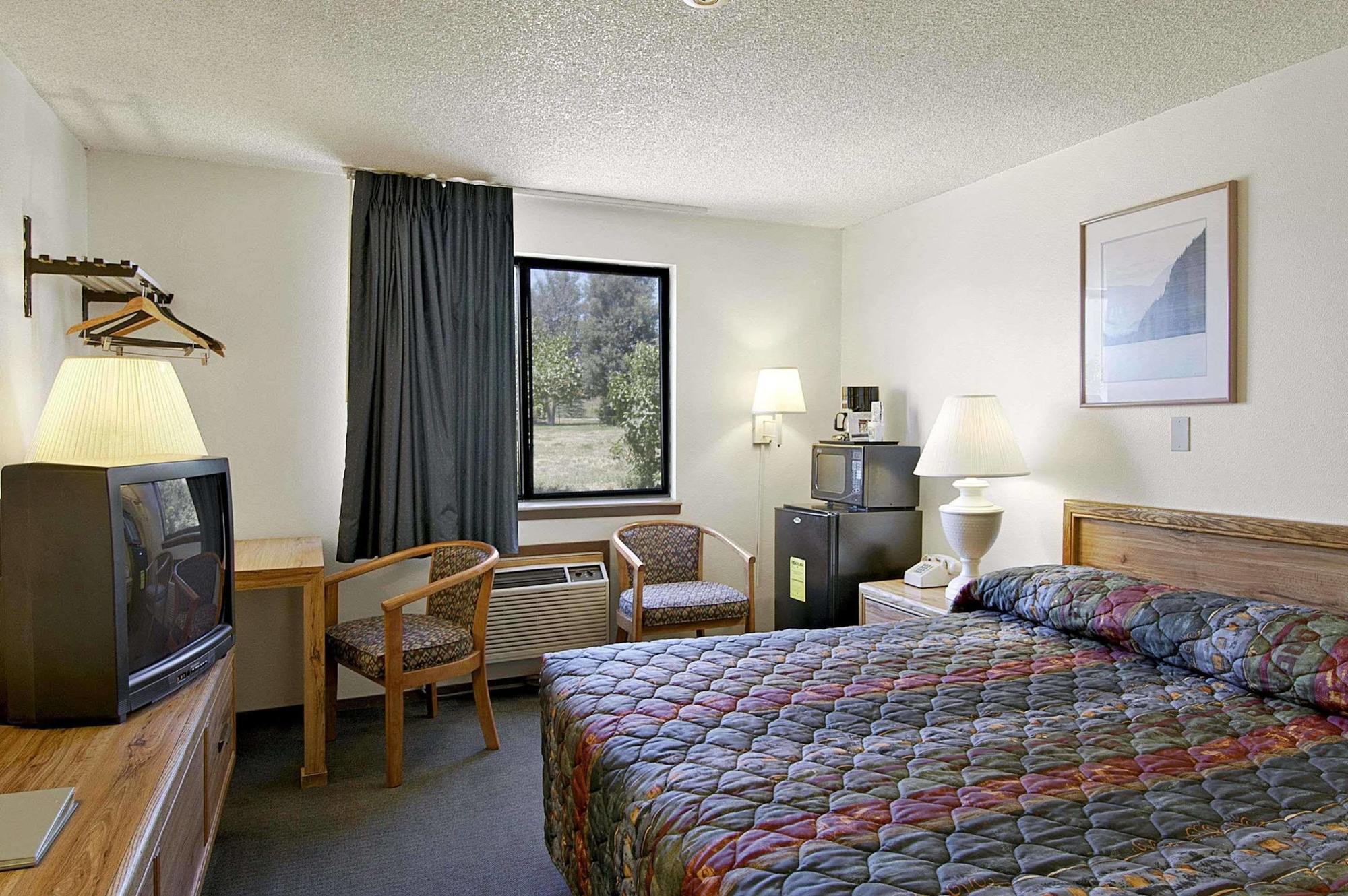 Super 8 By Wyndham Douglas Esterno foto